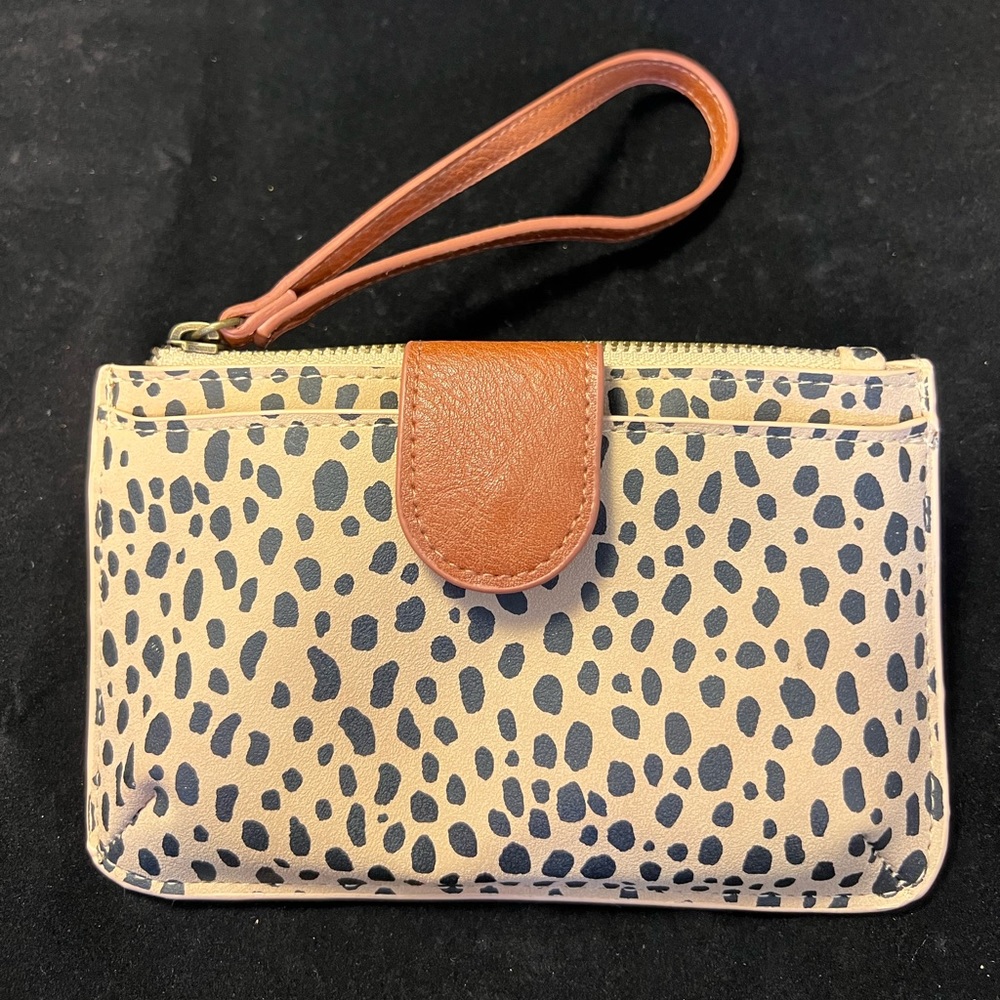 Universal Threads Leopard Print Wristlet - image 1